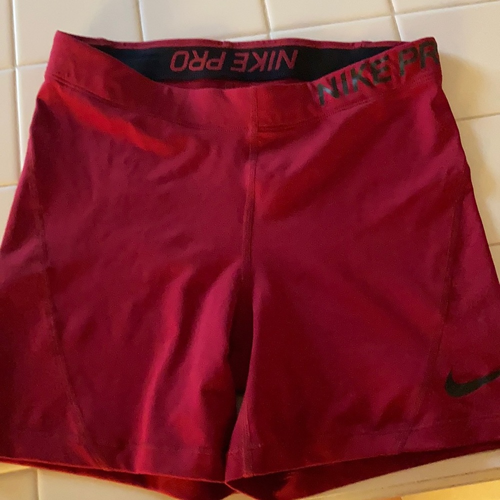 Nike pro 5in shorts never worn
